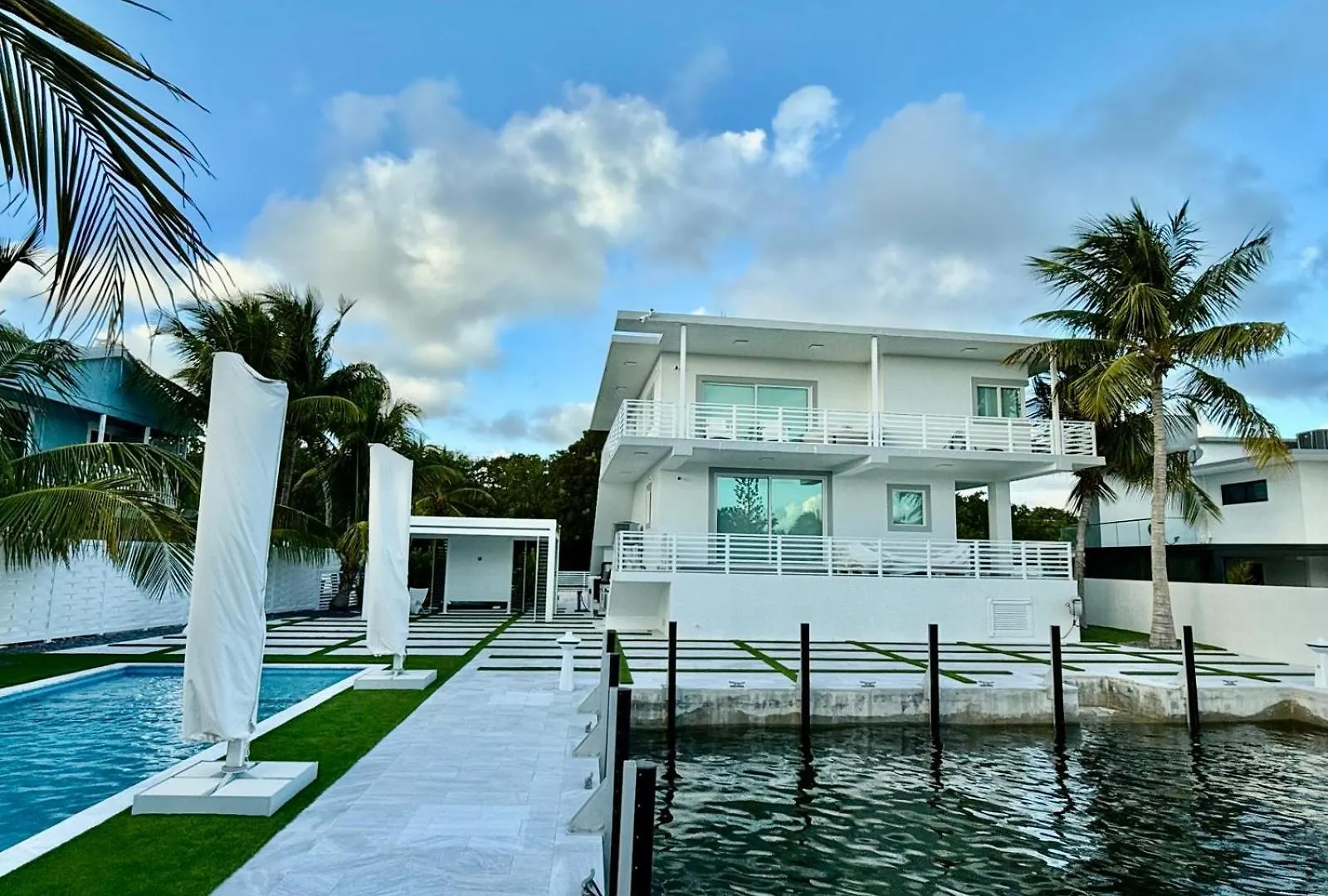 Oasis * Key Largo