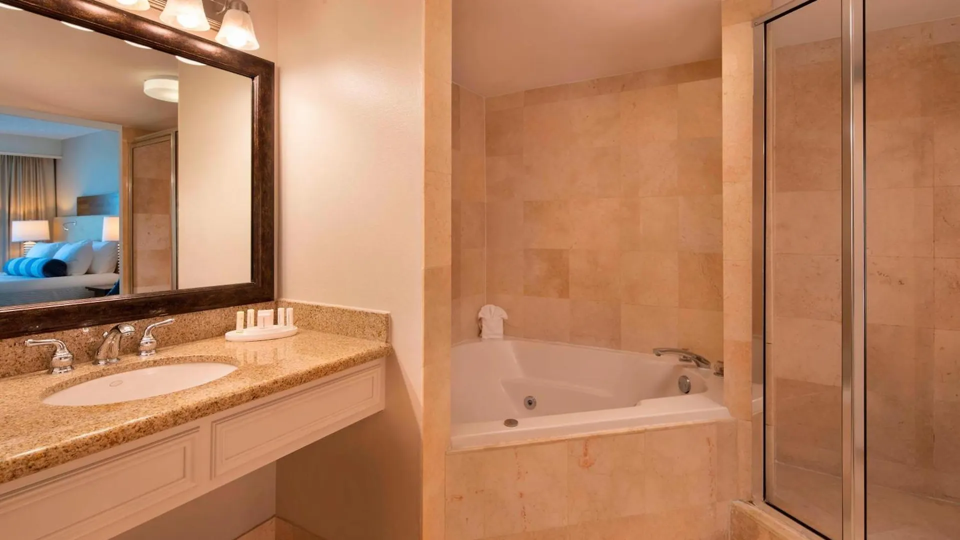 Courtyard By Marriott Hotel
