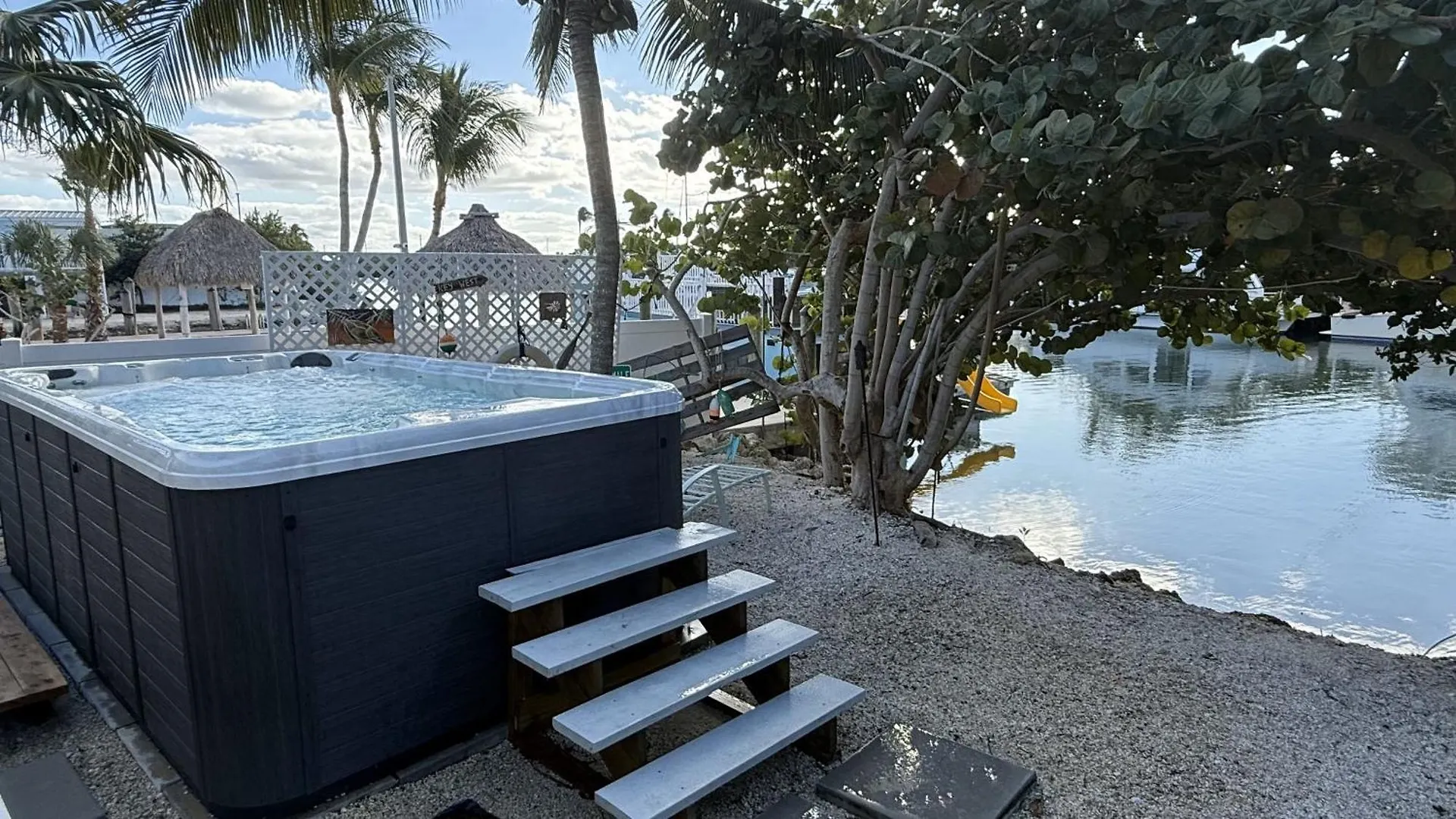 Tidemark - Private Swim Spa, Tiki, 200ft Of Waterfront Dockage Holiday home *