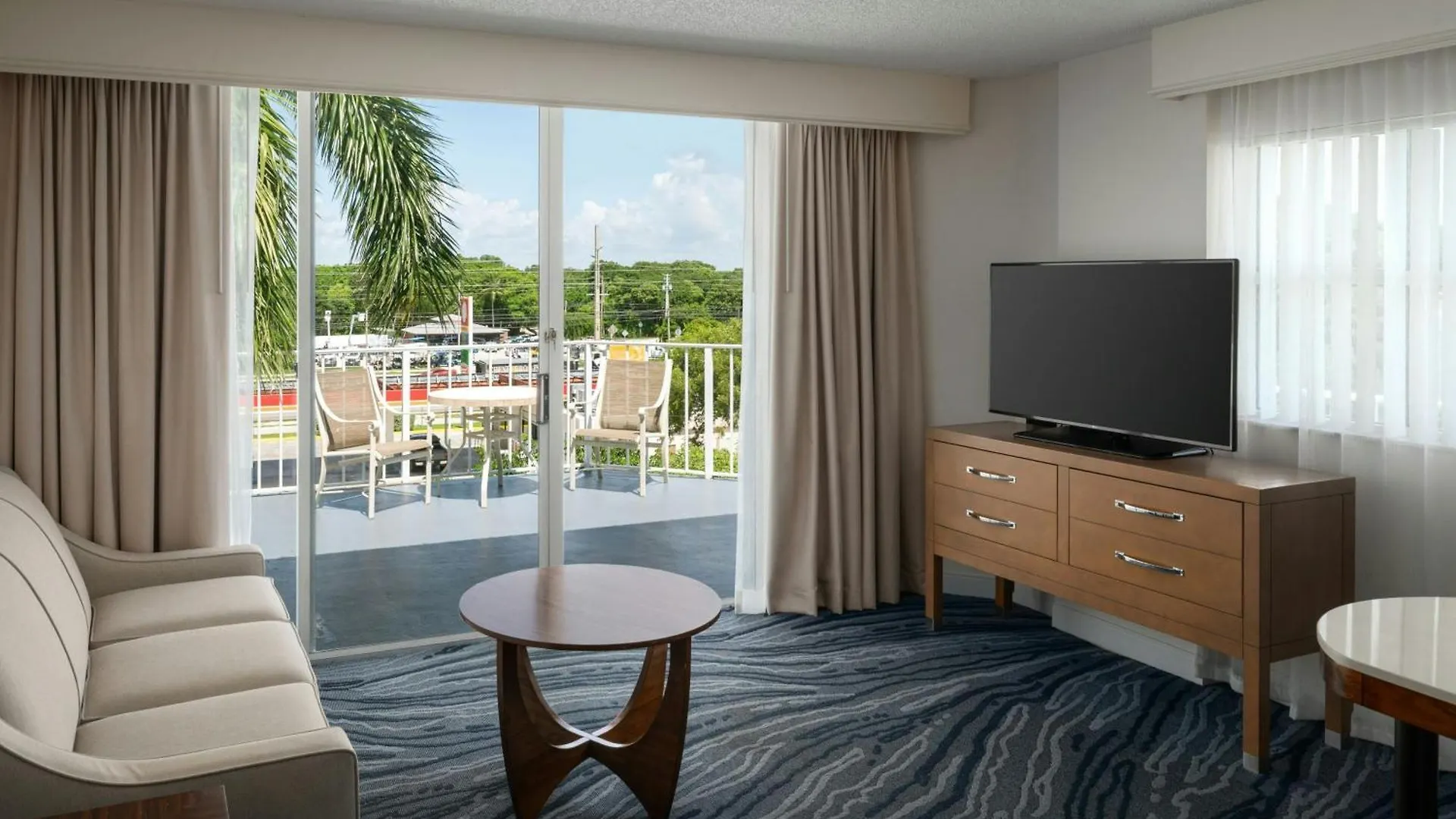 Courtyard By Marriott Hotel