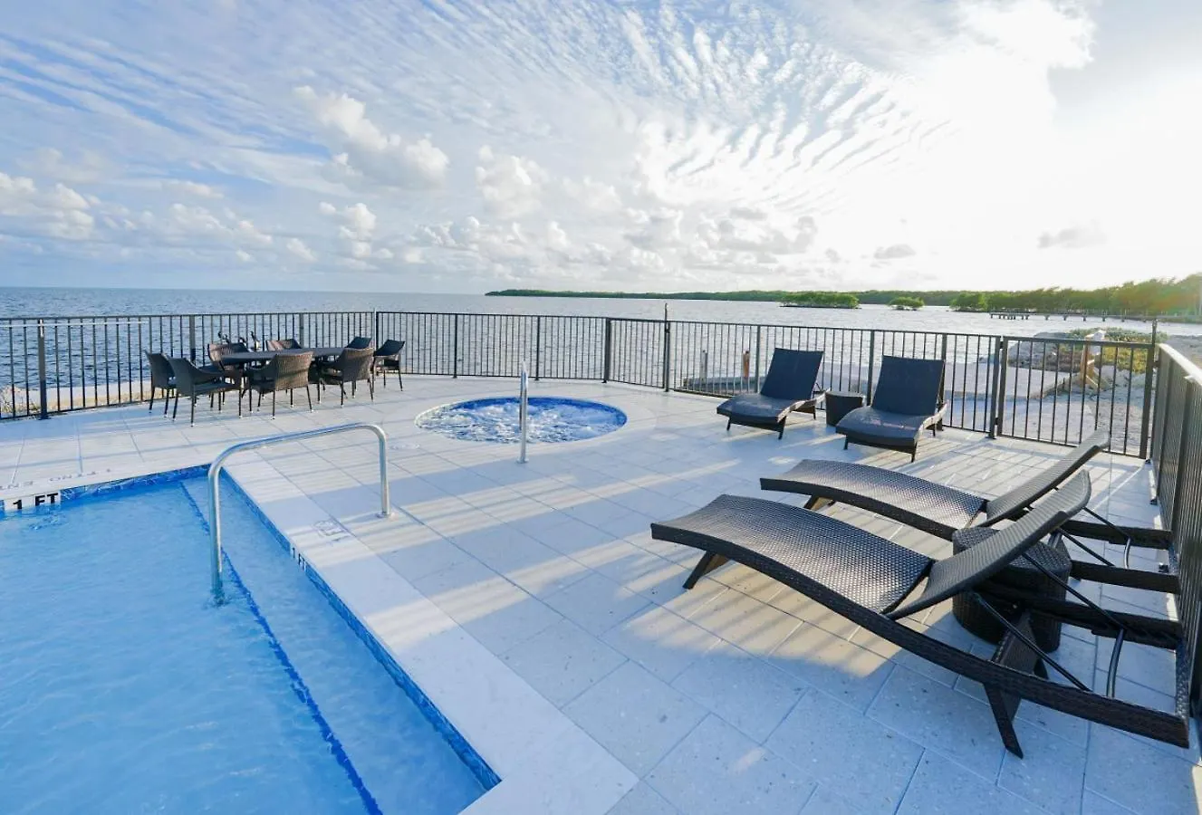 Brand New Oceanside Paradise Waterfront With Pool And Hot Tub Key Largo
