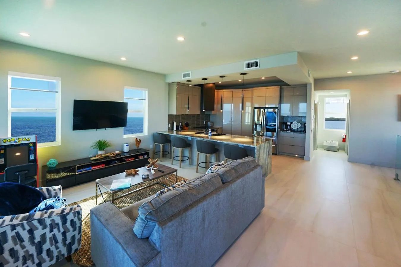Holiday home Brand New Oceanside Paradise Waterfront With Pool And Hot Tub Key Largo