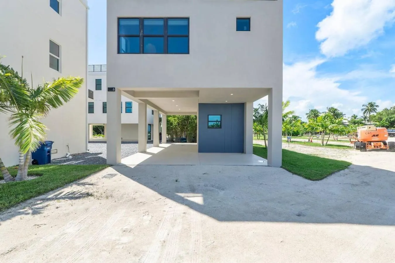 Brand New Oceanside Paradise Waterfront With Pool And Hot Tub *