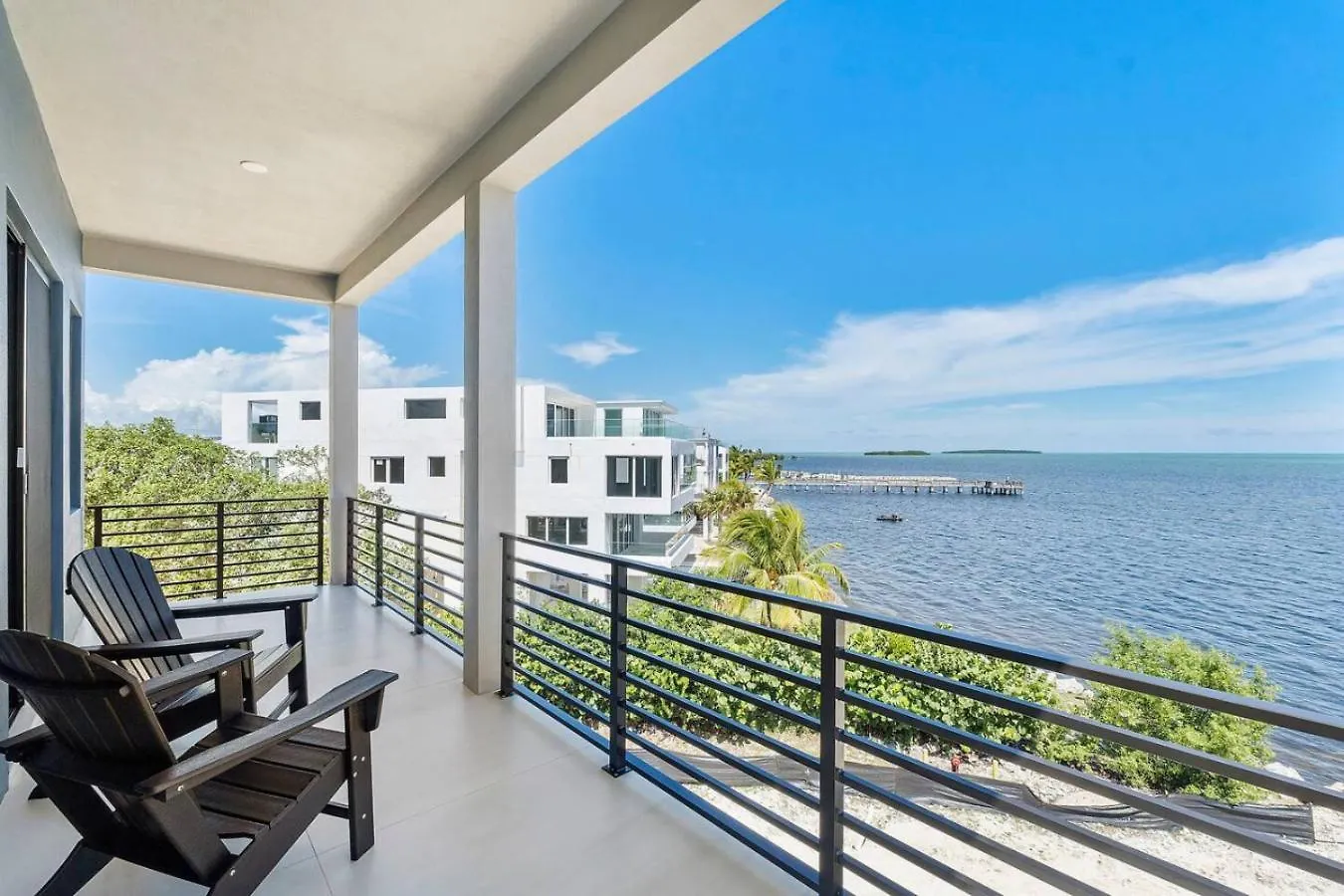 Brand New Oceanside Paradise Waterfront With Pool And Hot Tub * Key Largo