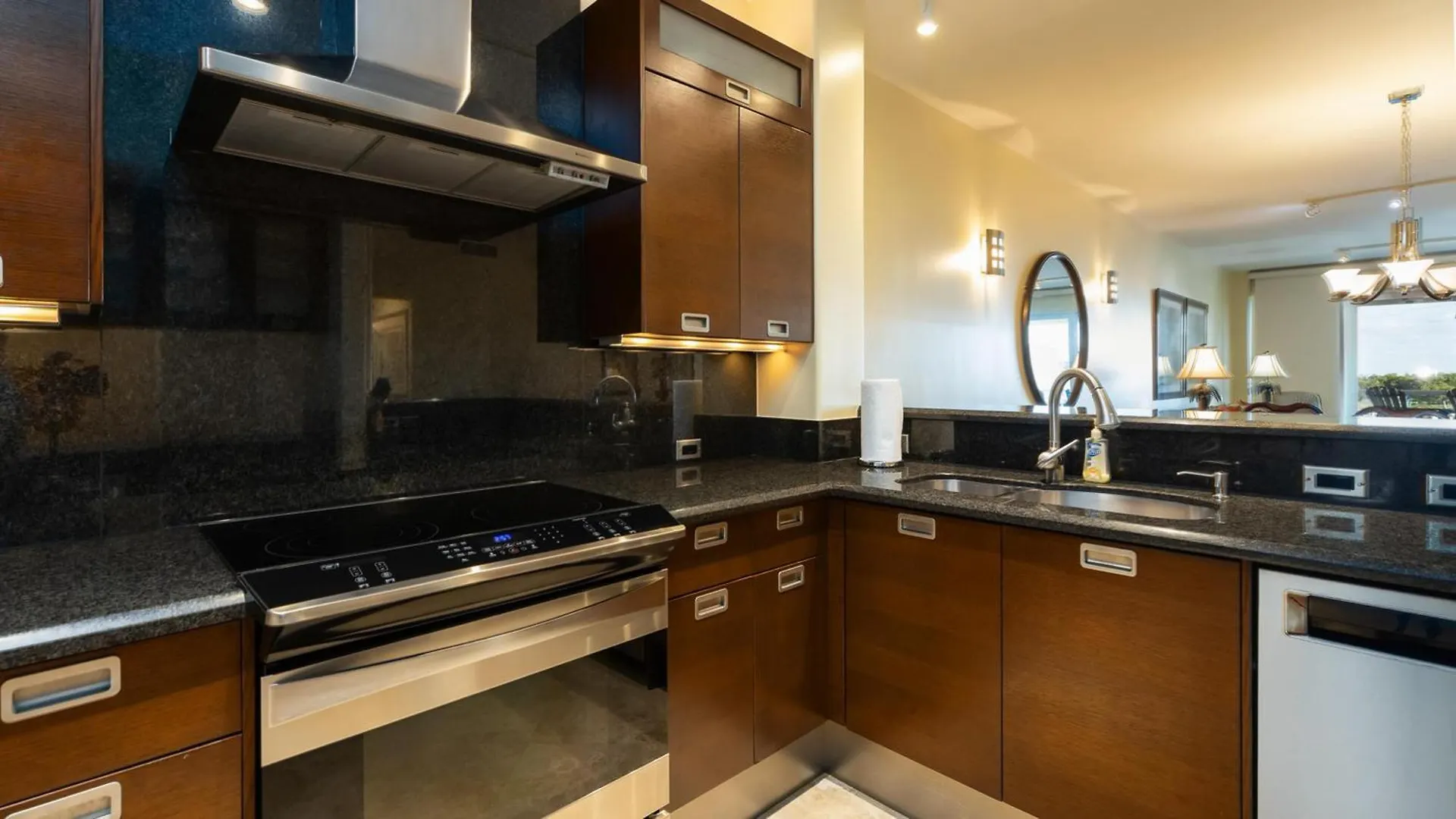 Apartment 122 Mariners Club *