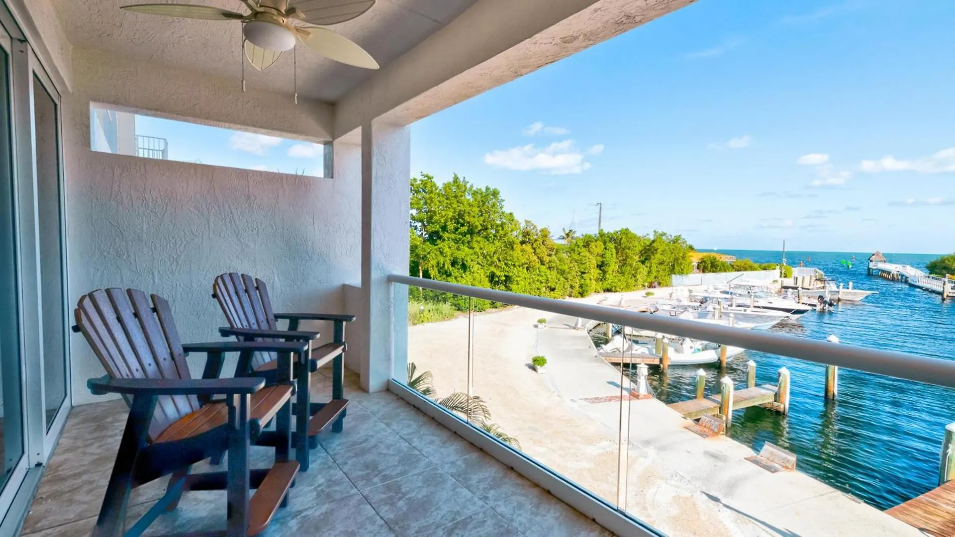 122 Mariners Club Apartment *