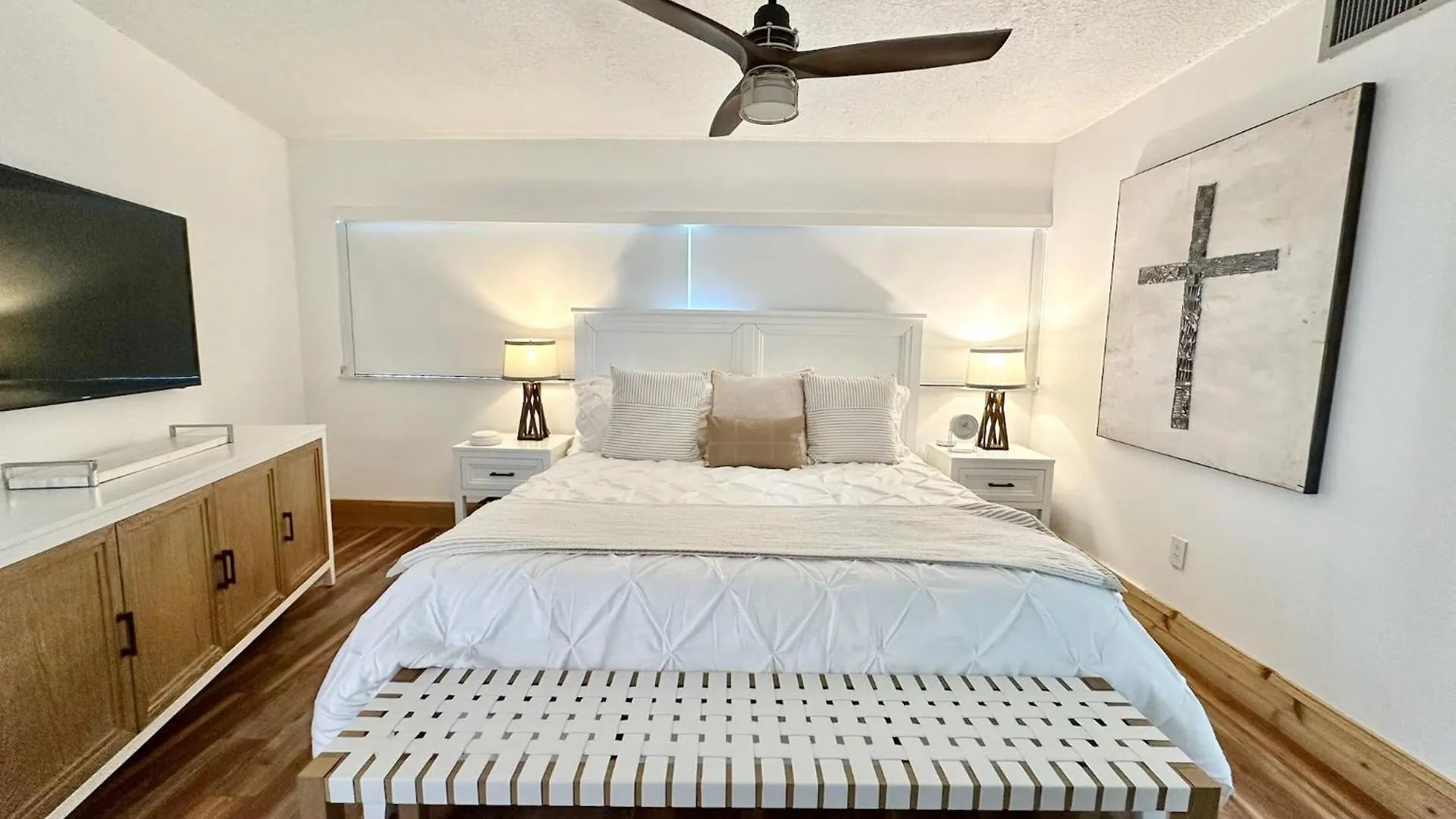 Tower 2 Master Suites, 2 Kings Beds, Marina Apartment