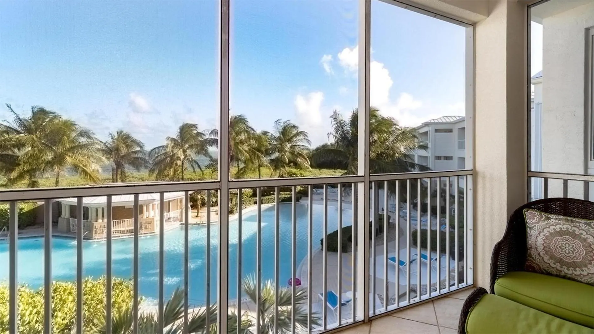 Apartment 409 Mariners Club