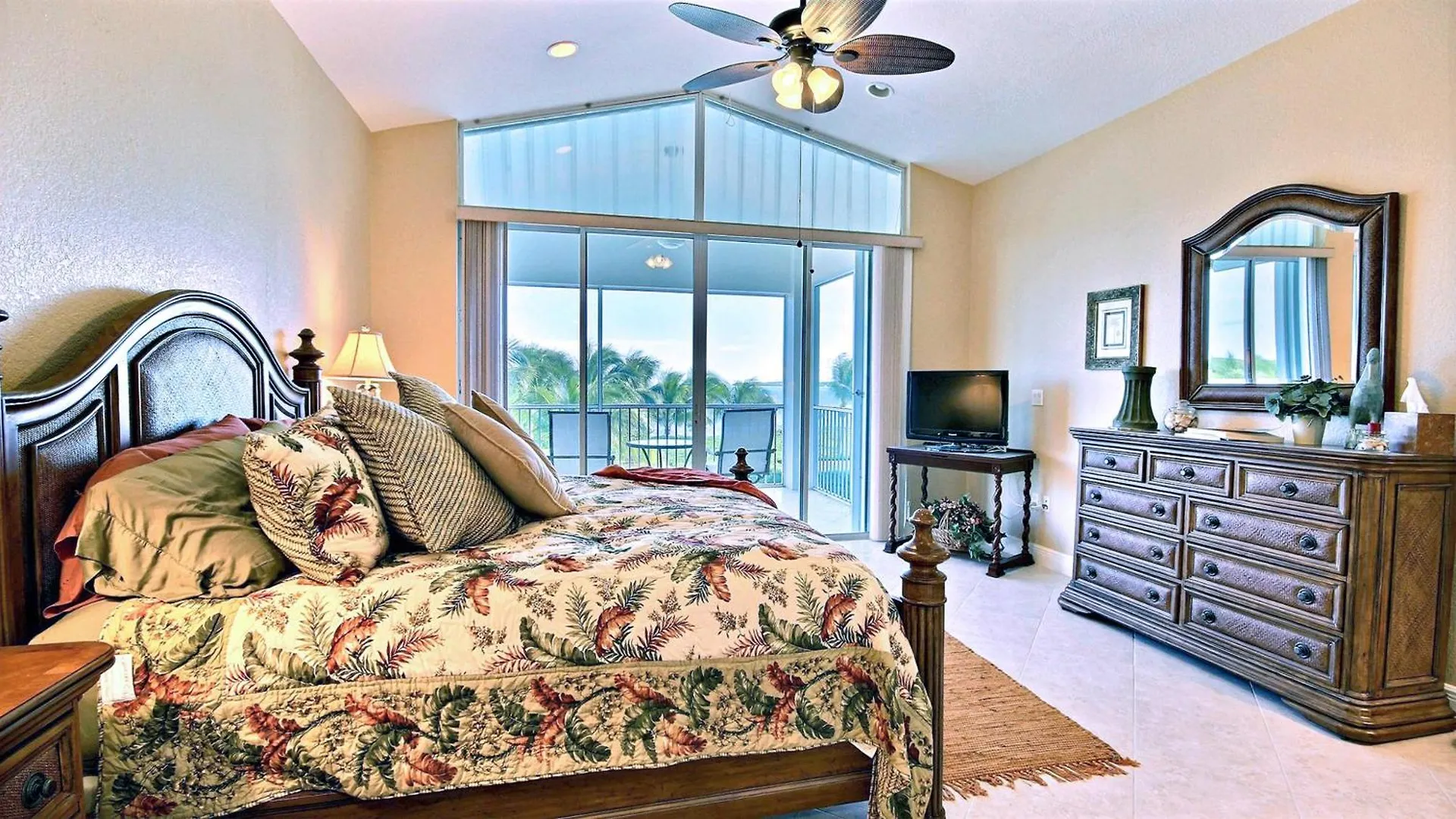 403 Mariners Club Apartment