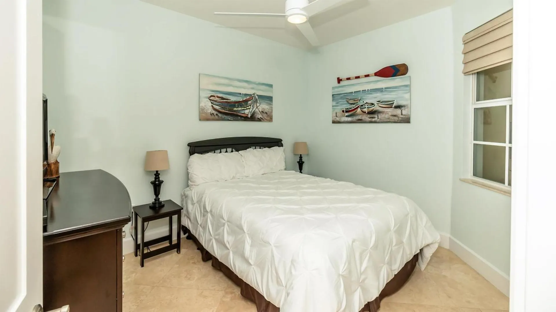 123 Mariners Club Apartment *