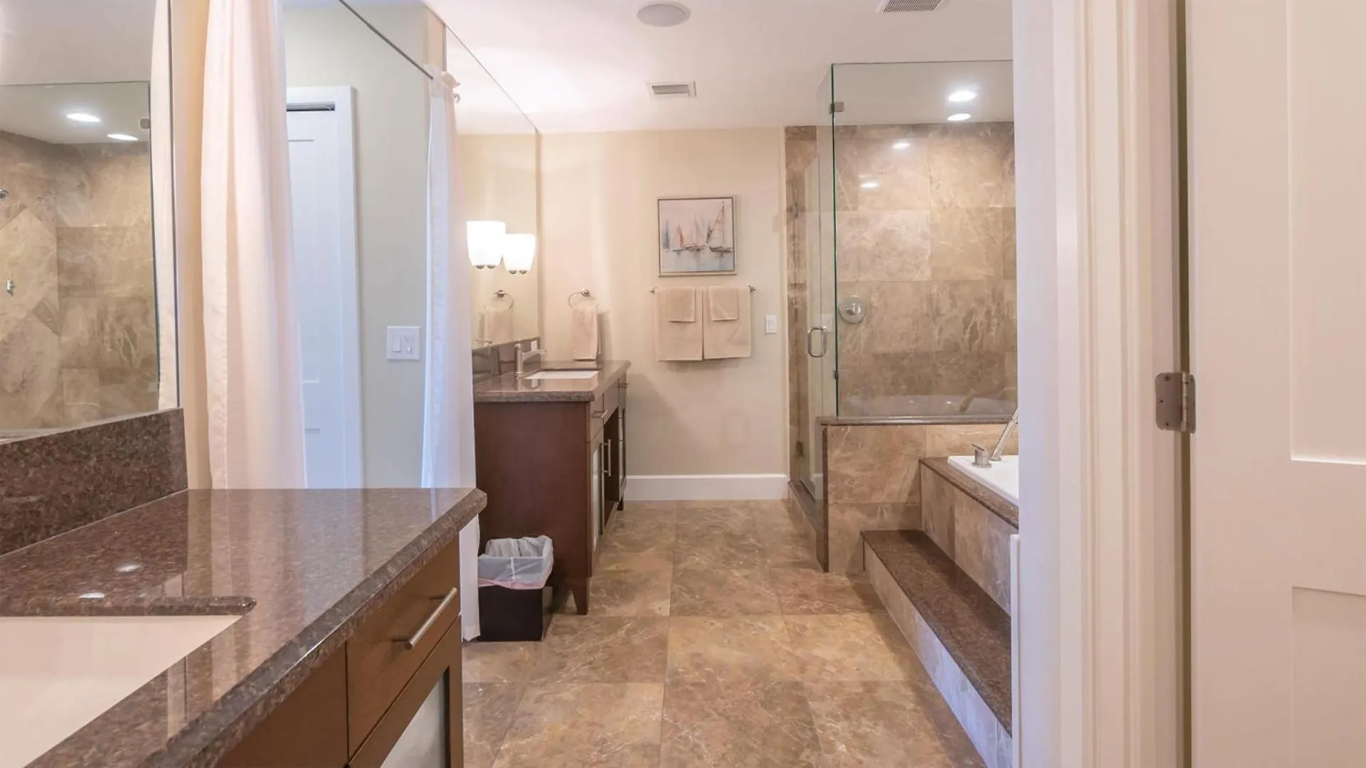 123 Mariners Club Apartment