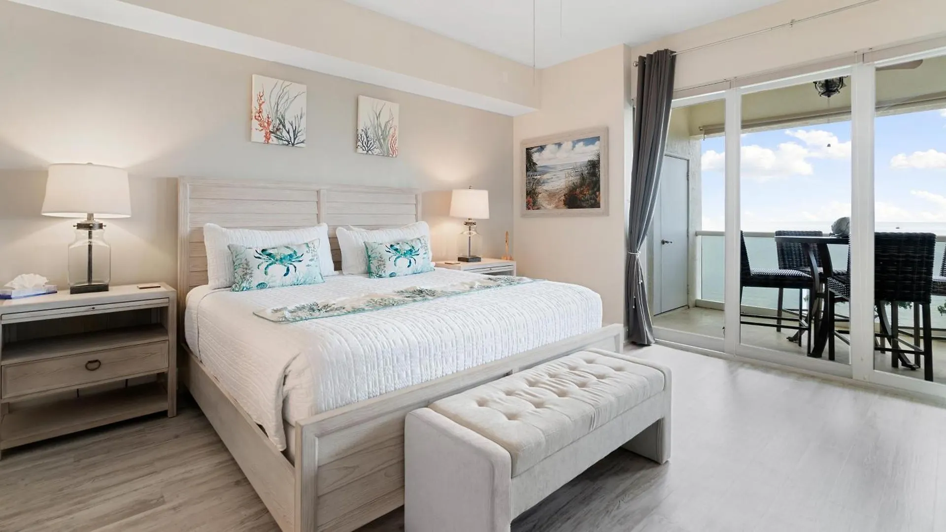 335 Mariners Club Apartment *