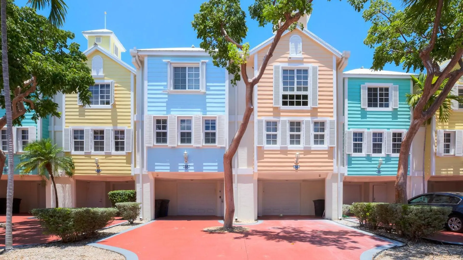 207 Mariners Club Apartment