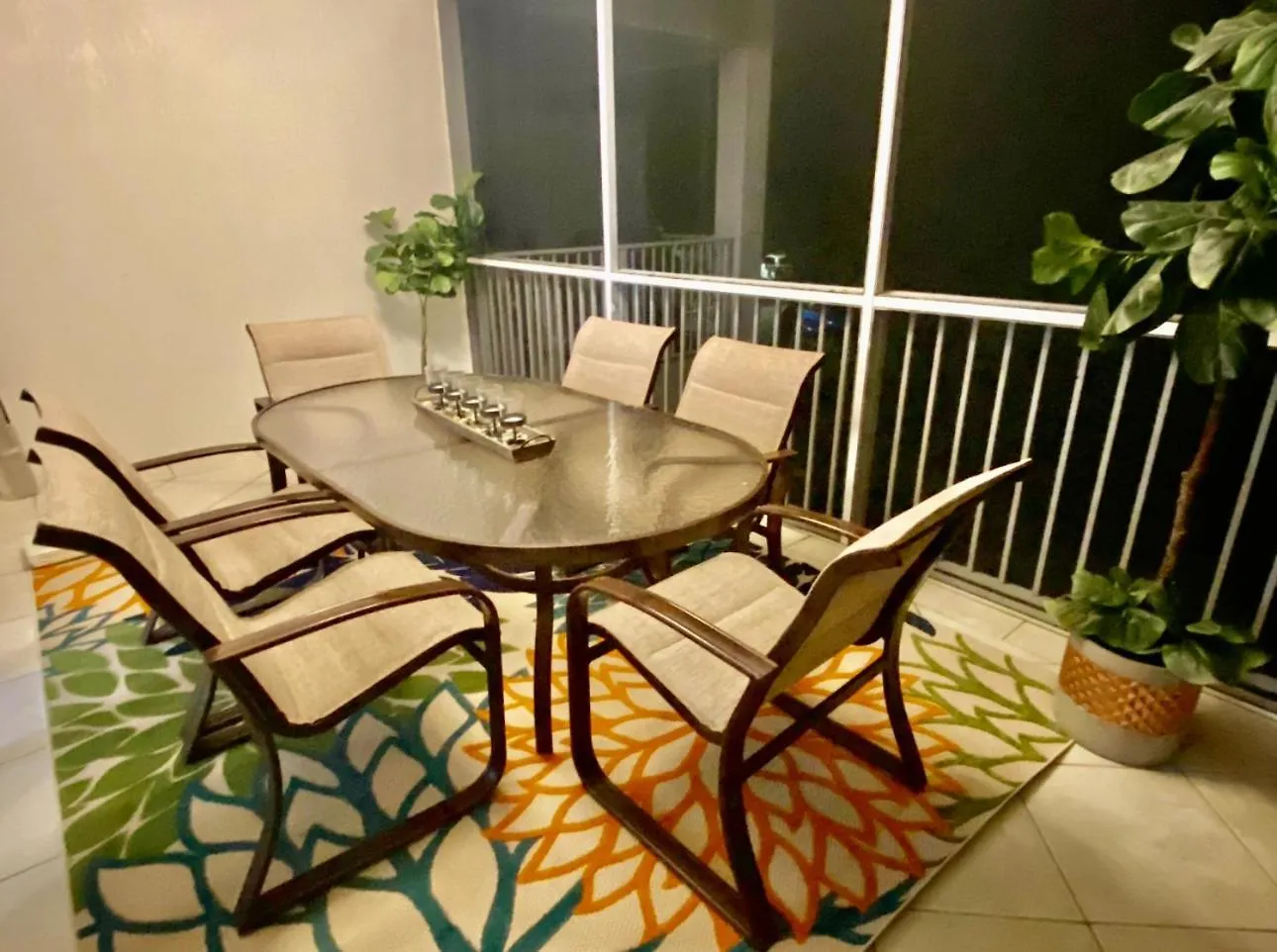 Vacay Vibes-2 Pools, Pickleball, Coffee Bar, 2 Jacuzzis, Food Truck Key Largo