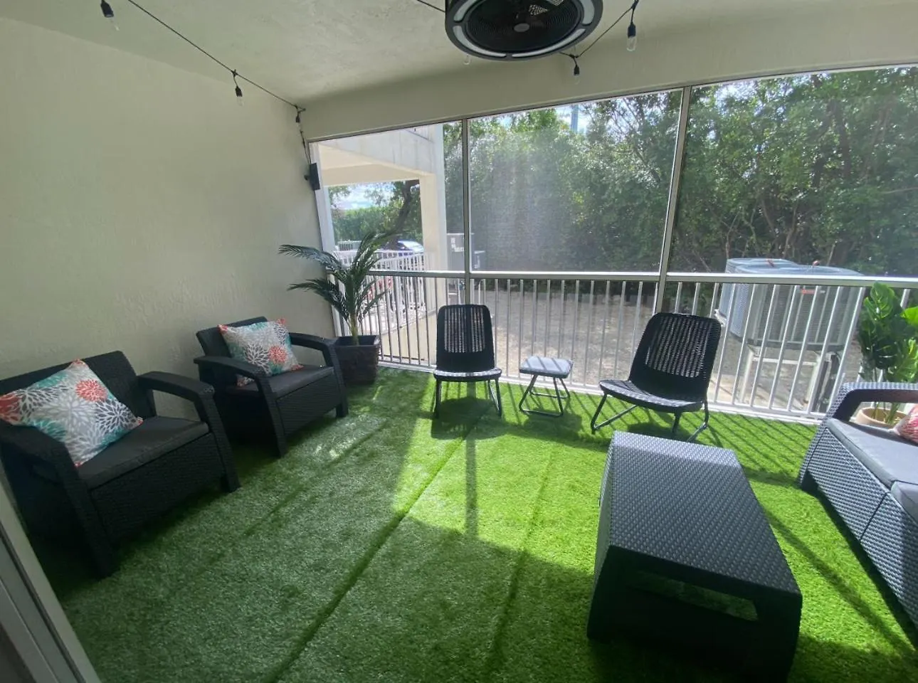Holiday home Vacay Vibes-2 Pools, Pickleball, Coffee Bar, 2 Jacuzzis, Food Truck *