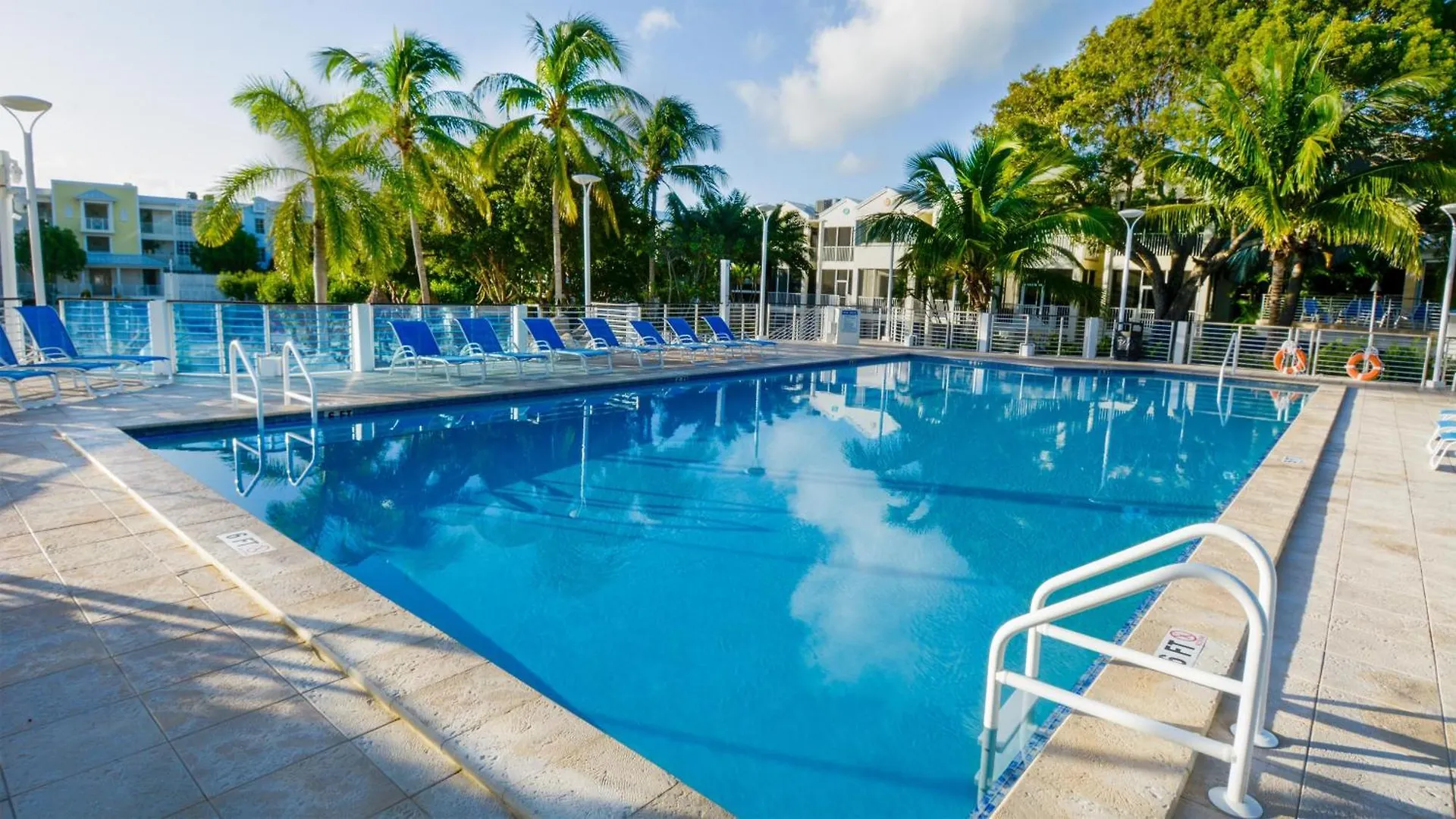 Apartment 136 Mariners Club