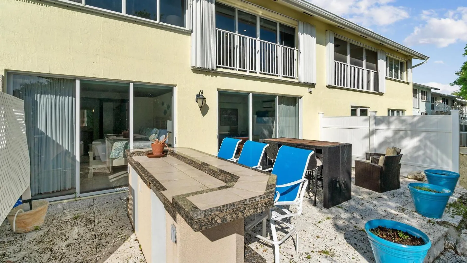 Apartment 801 Mariners Club