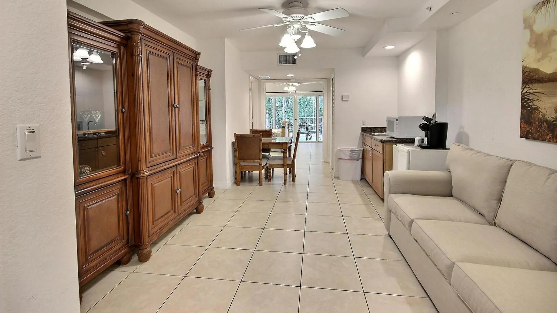 Apartment 609 Mariners Club