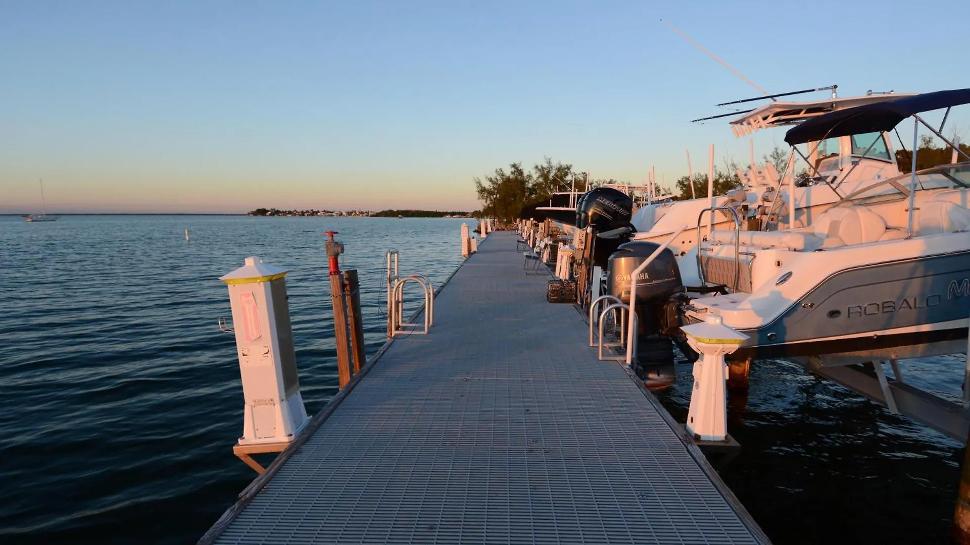 C 14 Moon Bay Apartment