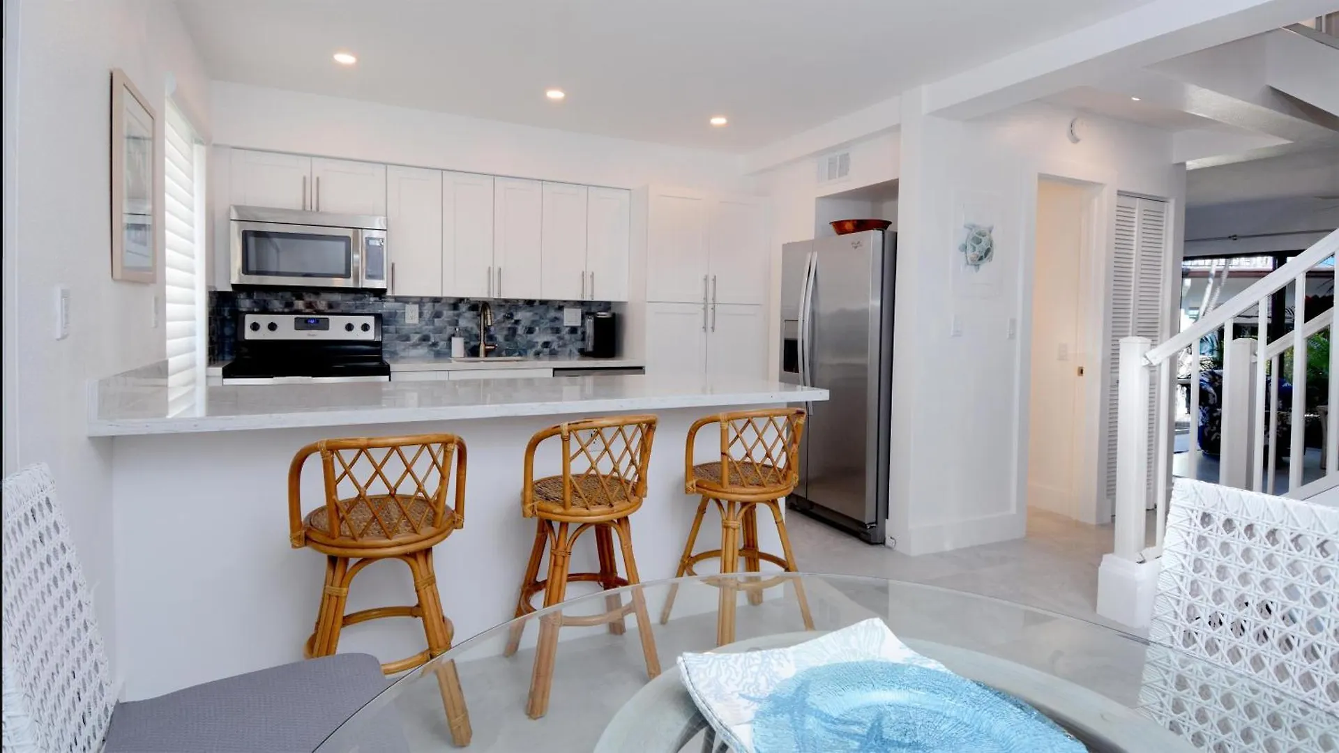 C 14 Moon Bay Apartment