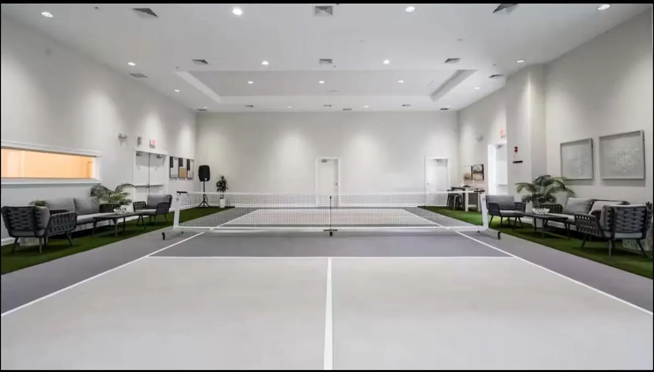 Vacay Vibes-2 Pools, Pickleball, Coffee Bar, 2 Jacuzzis, Food Truck Key Largo