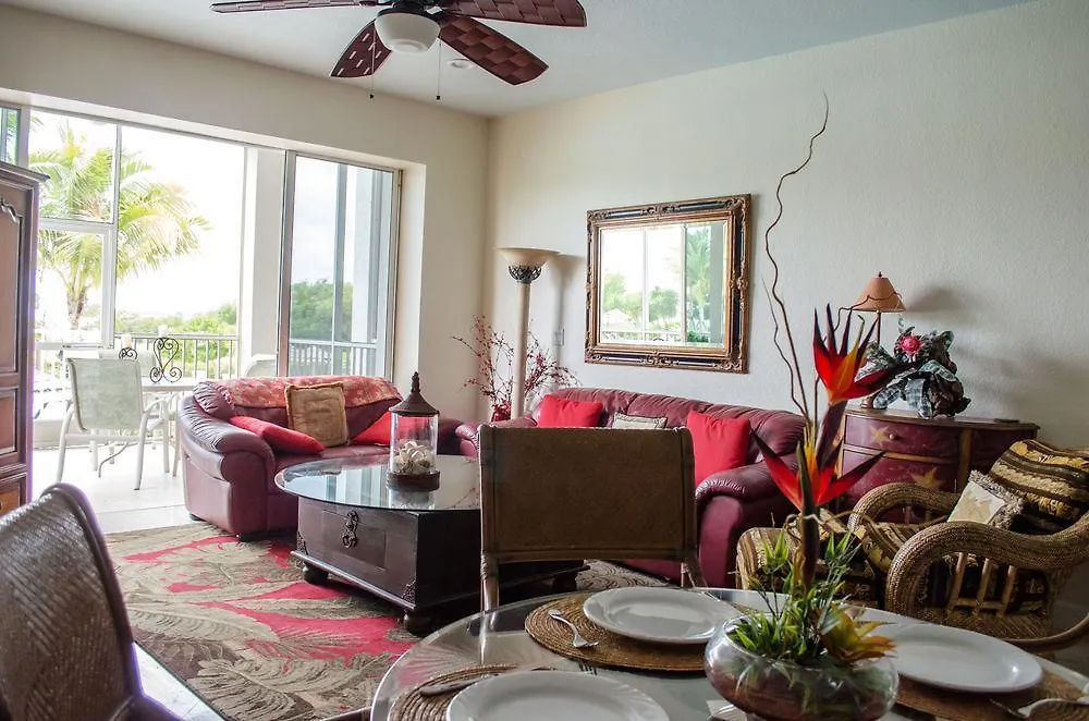 Mariner's Club Resort 3*
