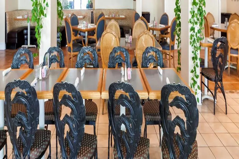 基拉戈假日酒店 3* 基拉戈