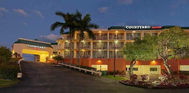 Hotel Courtyard By Marriott