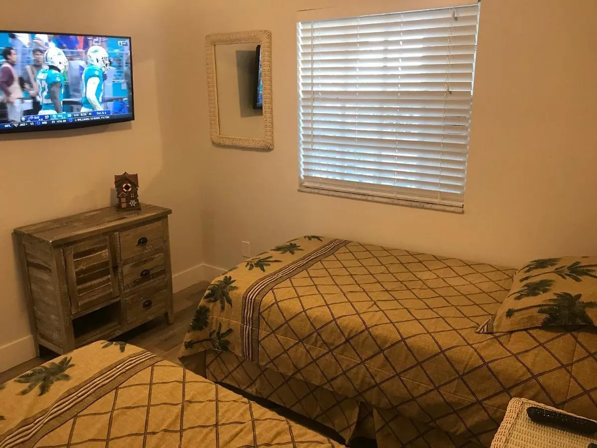 Holiday home Licensed Mgr - Modern Oceanfront - Ocean Views Condo! Bar And Beach Resort! *