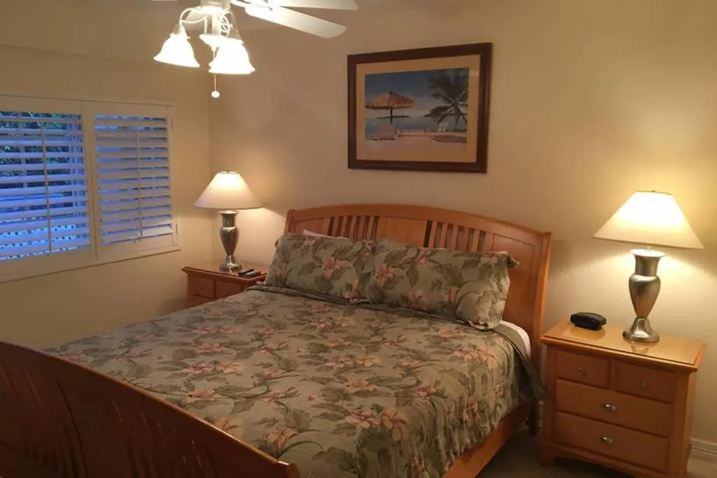 Holiday home Licensed Mgr - 4/3.5 Modern - Key Largo's Upscale Oceanfront Destination! *