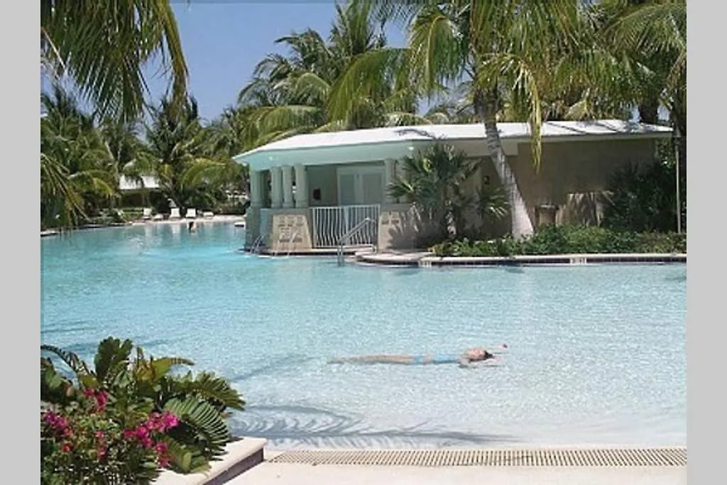 Holiday home Licensed Mgr - 4/3.5 Modern - Key Largo's Upscale Oceanfront Destination!