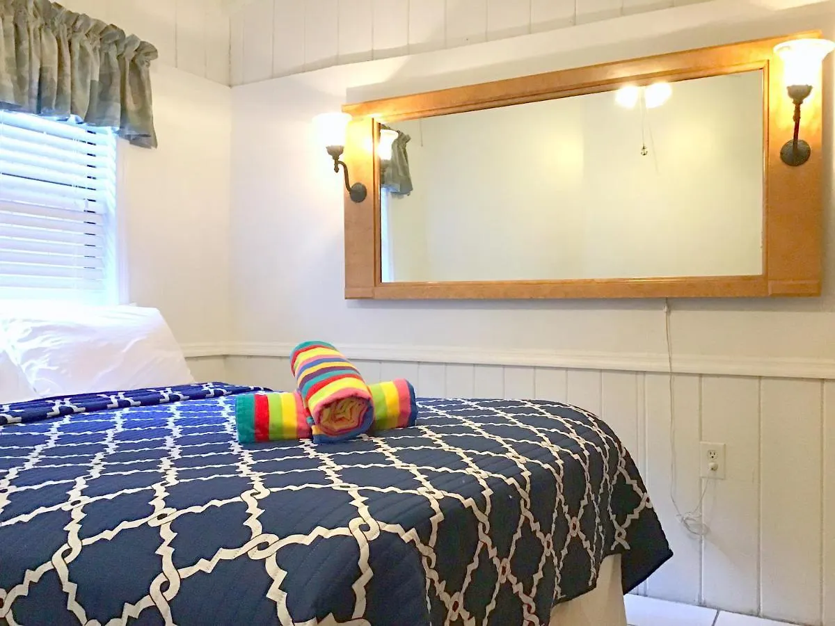 Key Largo Cottages 2*