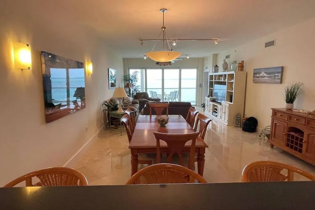 Holiday home Licensed Mgr - Luxury Vip Penthouse - Offers Panoramic Ocean Views! Key Largo