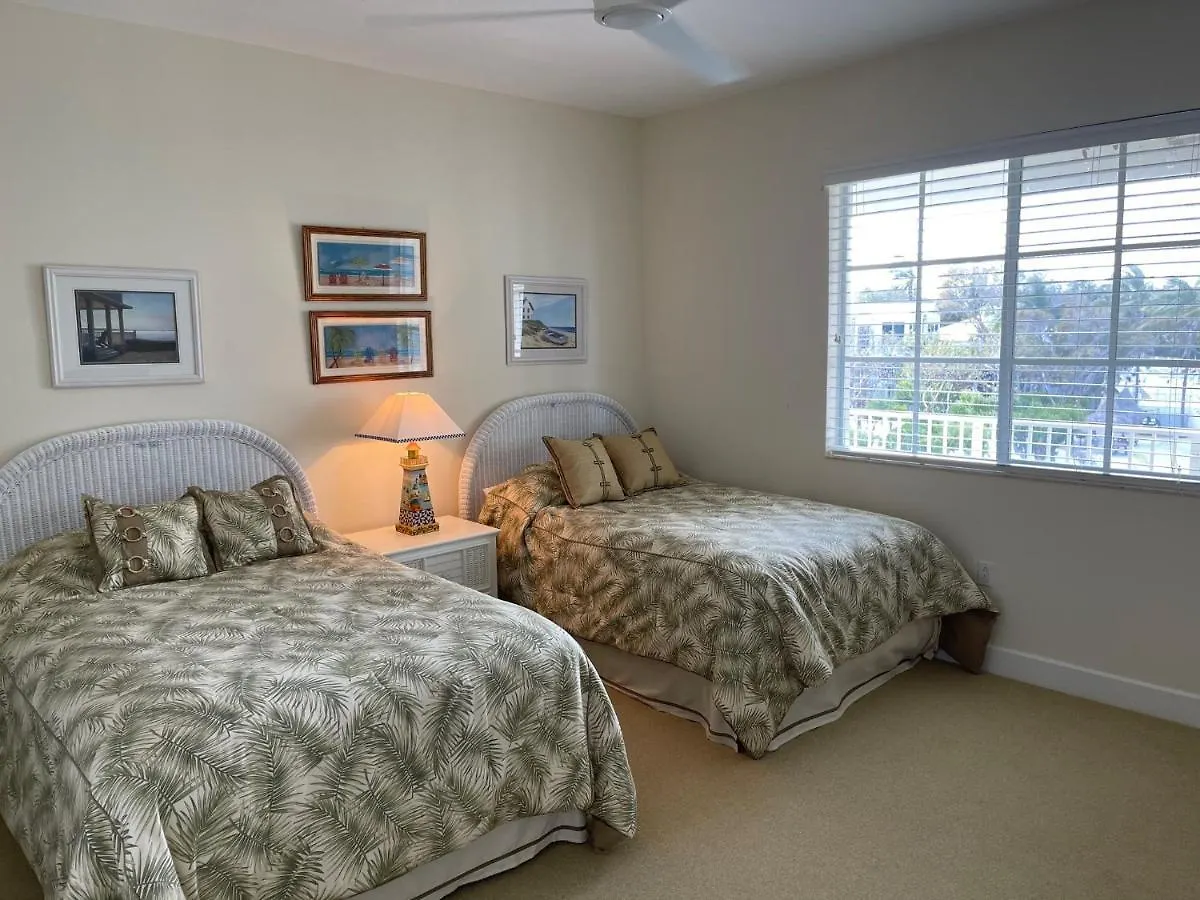 Holiday home Licensed Mgr - Luxury Vip Penthouse - Offers Panoramic Ocean Views! *