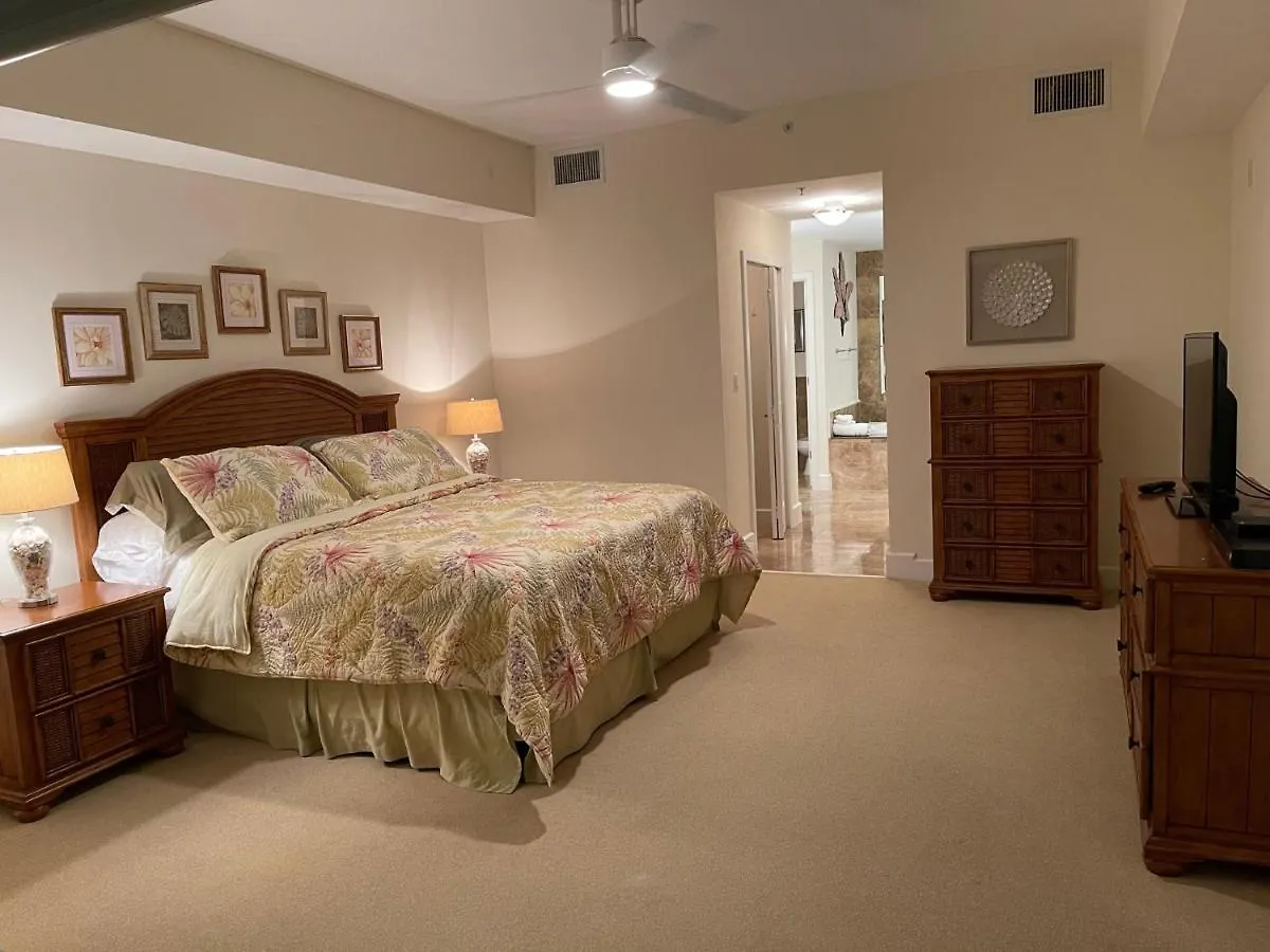 Holiday home Licensed Mgr - Luxury Vip Penthouse - Offers Panoramic Ocean Views! *