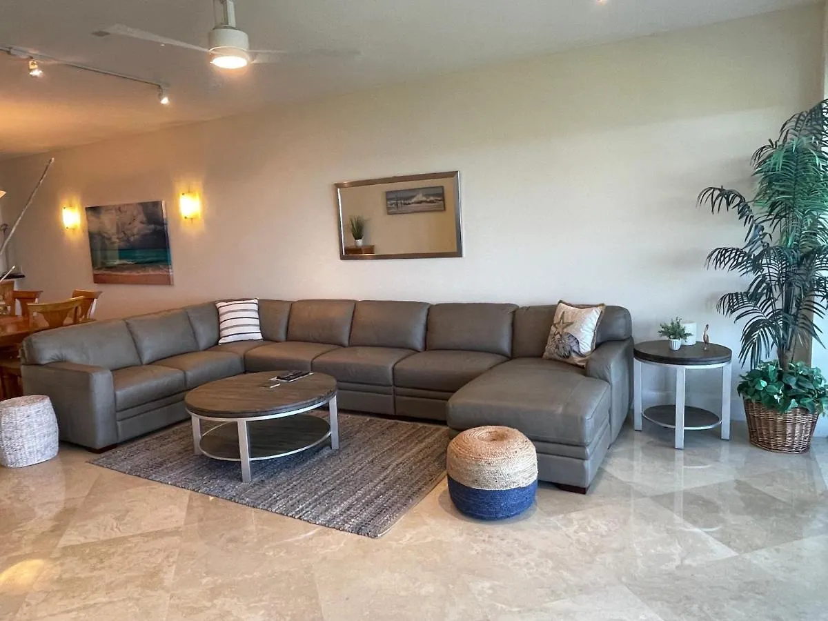 Holiday home Licensed Mgr - Luxury Vip Penthouse - Offers Panoramic Ocean Views!