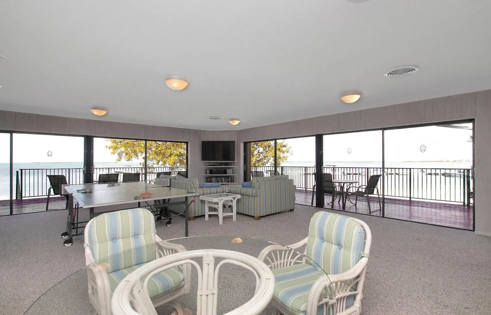 Lägenhet Bayfront Townhouse Located In The Lush Tropical Setting Of Rock Harbor Club,