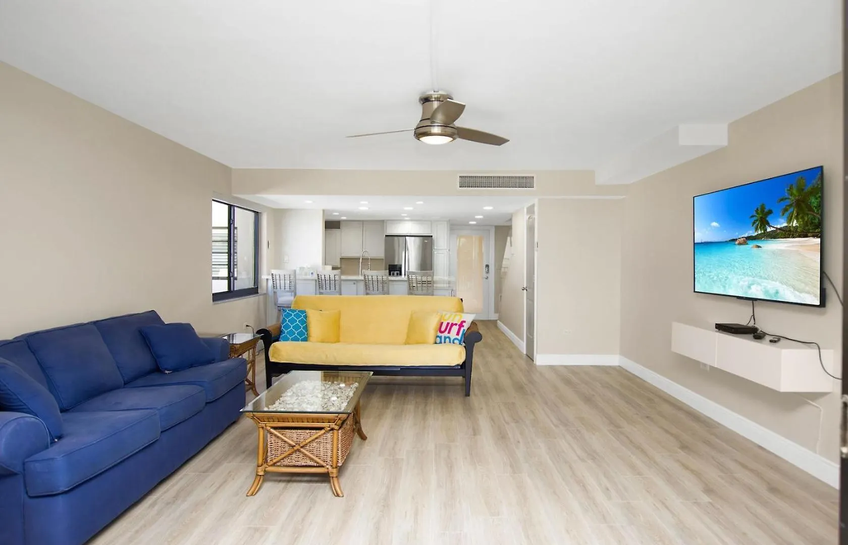 Bayfront Townhouse Located In The Lush Tropical Setting Of Rock Harbor Club, Lägenhet *