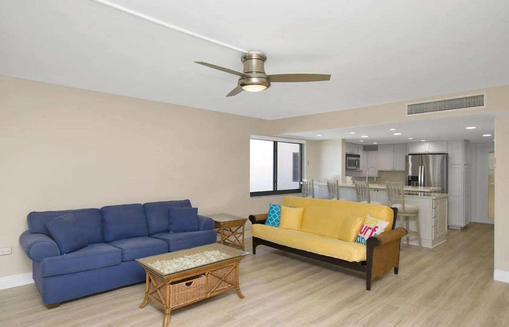Bayfront Townhouse Located In The Lush Tropical Setting Of Rock Harbor Club,