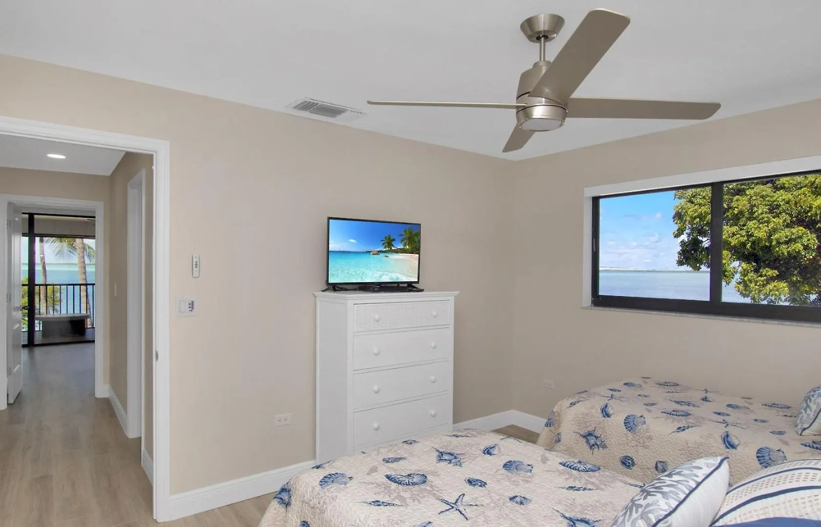 Bayfront Townhouse Located In The Lush Tropical Setting Of Rock Harbor Club,
