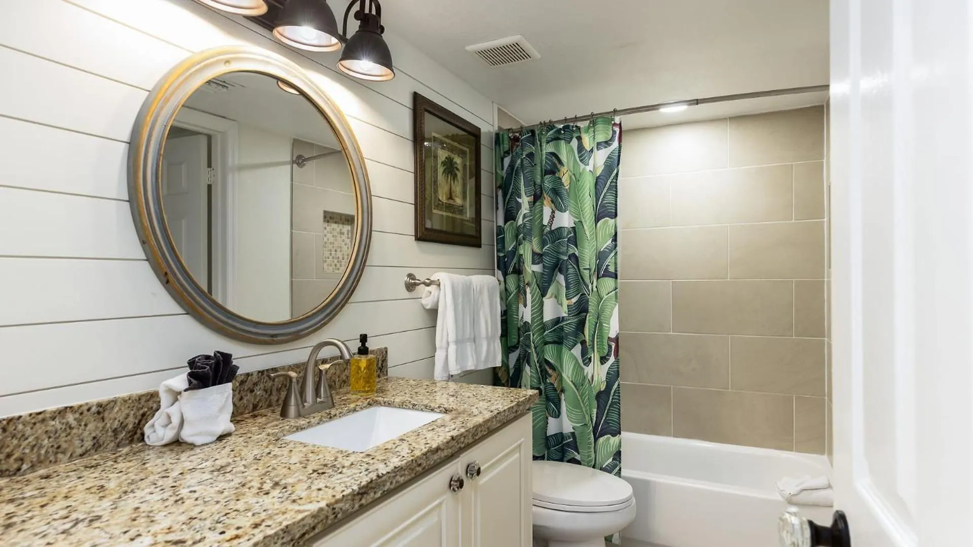 Modern And Coastal 3212 Is Across From Pool *