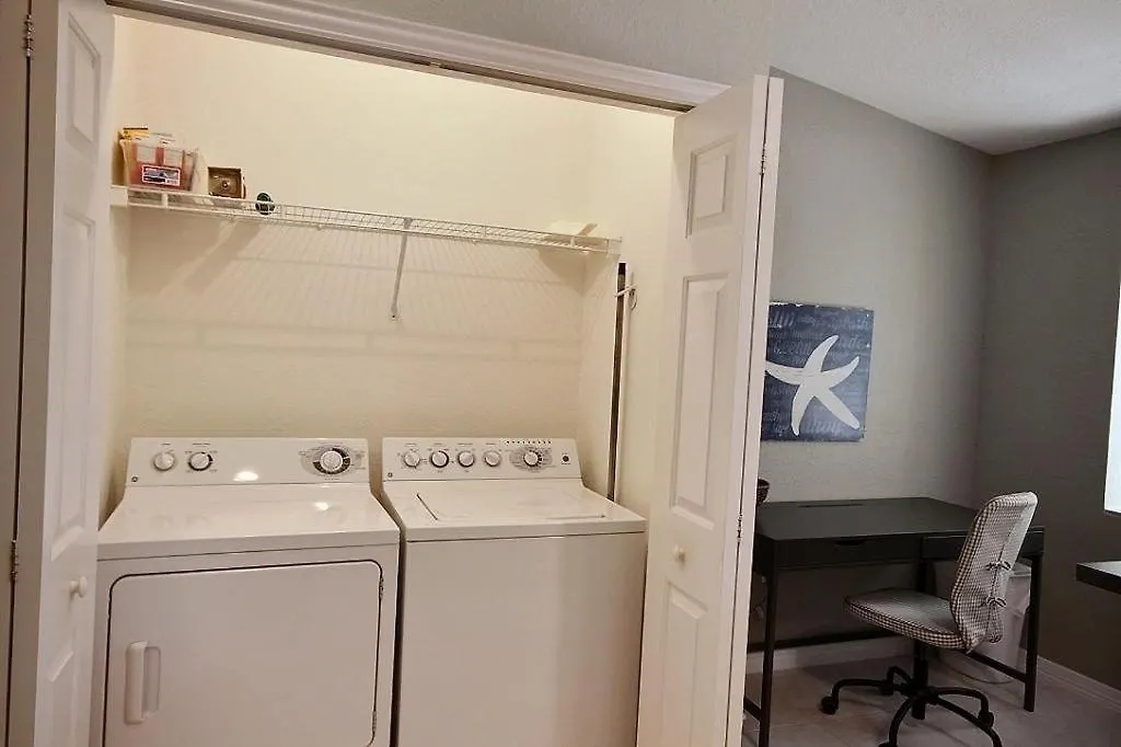 Apartment 802 Mariners Club *
