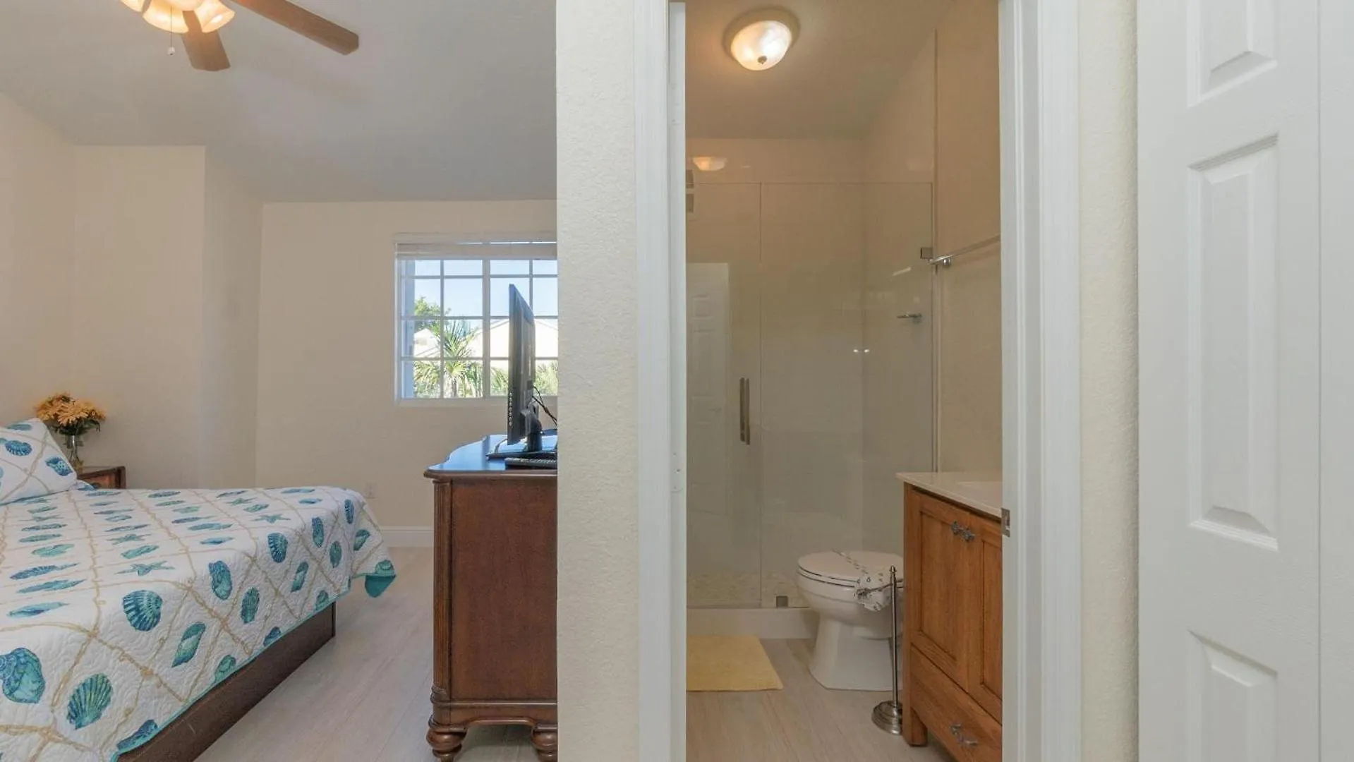 408 Mariners Club Oceanfront * Key Largo