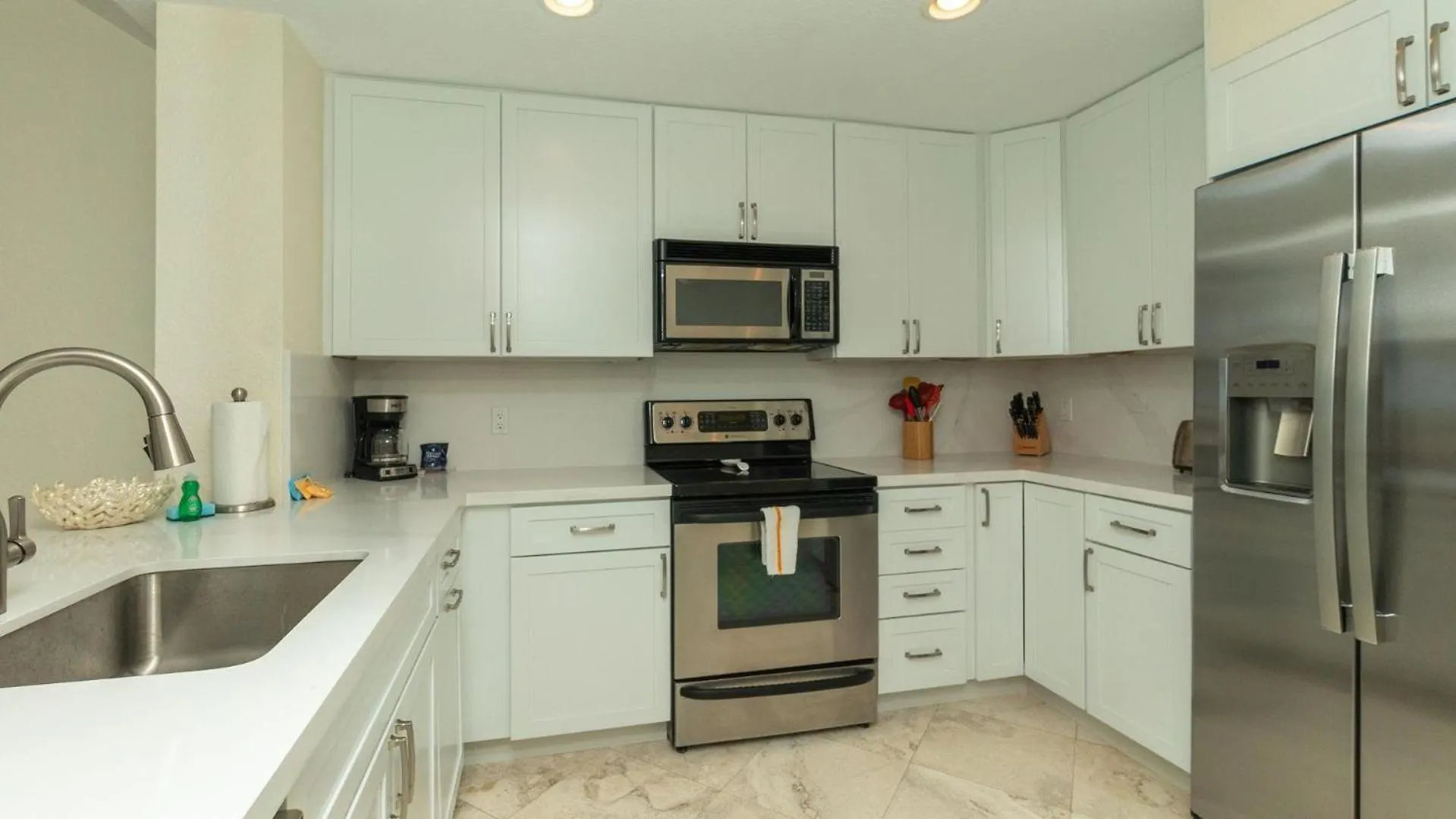 Apartment 408 Mariners Club Oceanfront