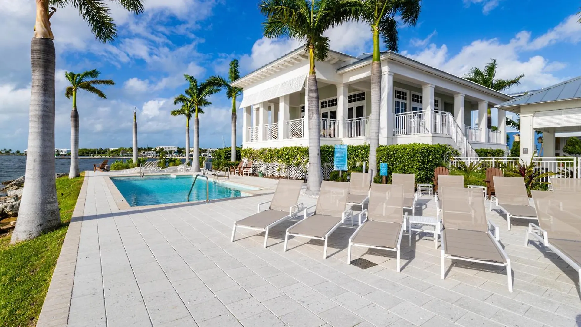 Castle 40 Key Largo