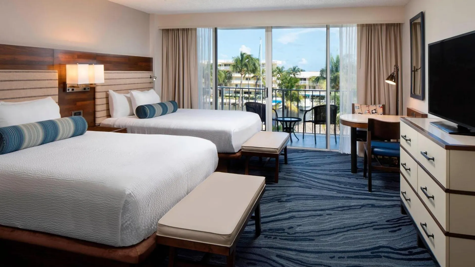 Courtyard By Marriott Hotel
