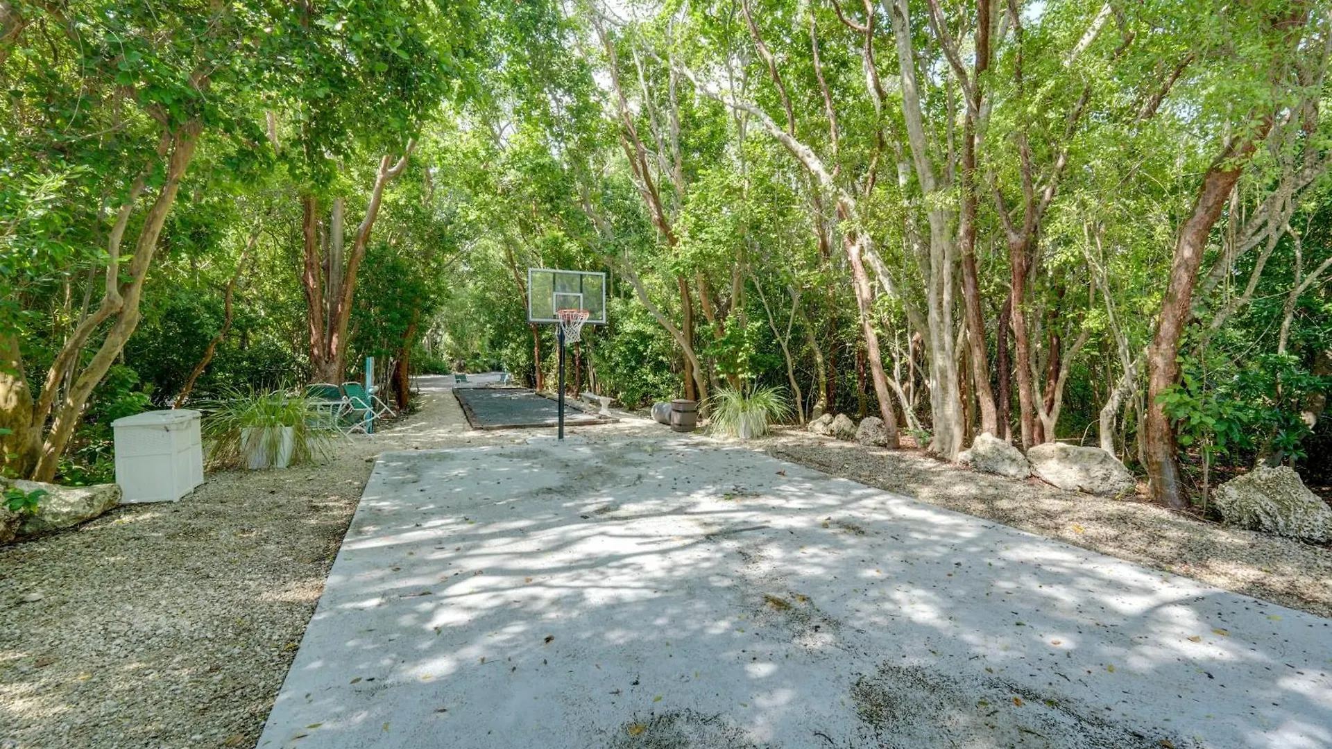 Getaway With Bay Views And Pool Access!