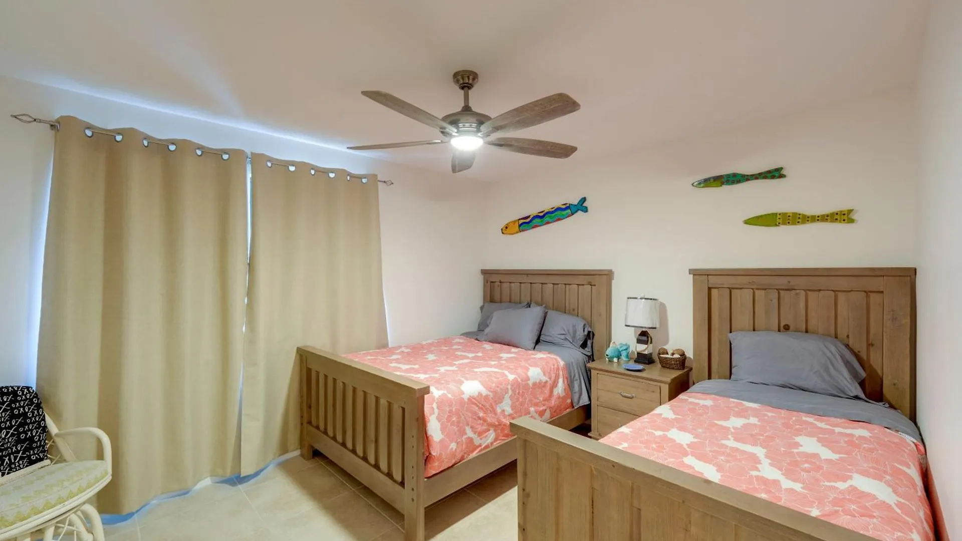 Getaway With Bay Views And Pool Access! *