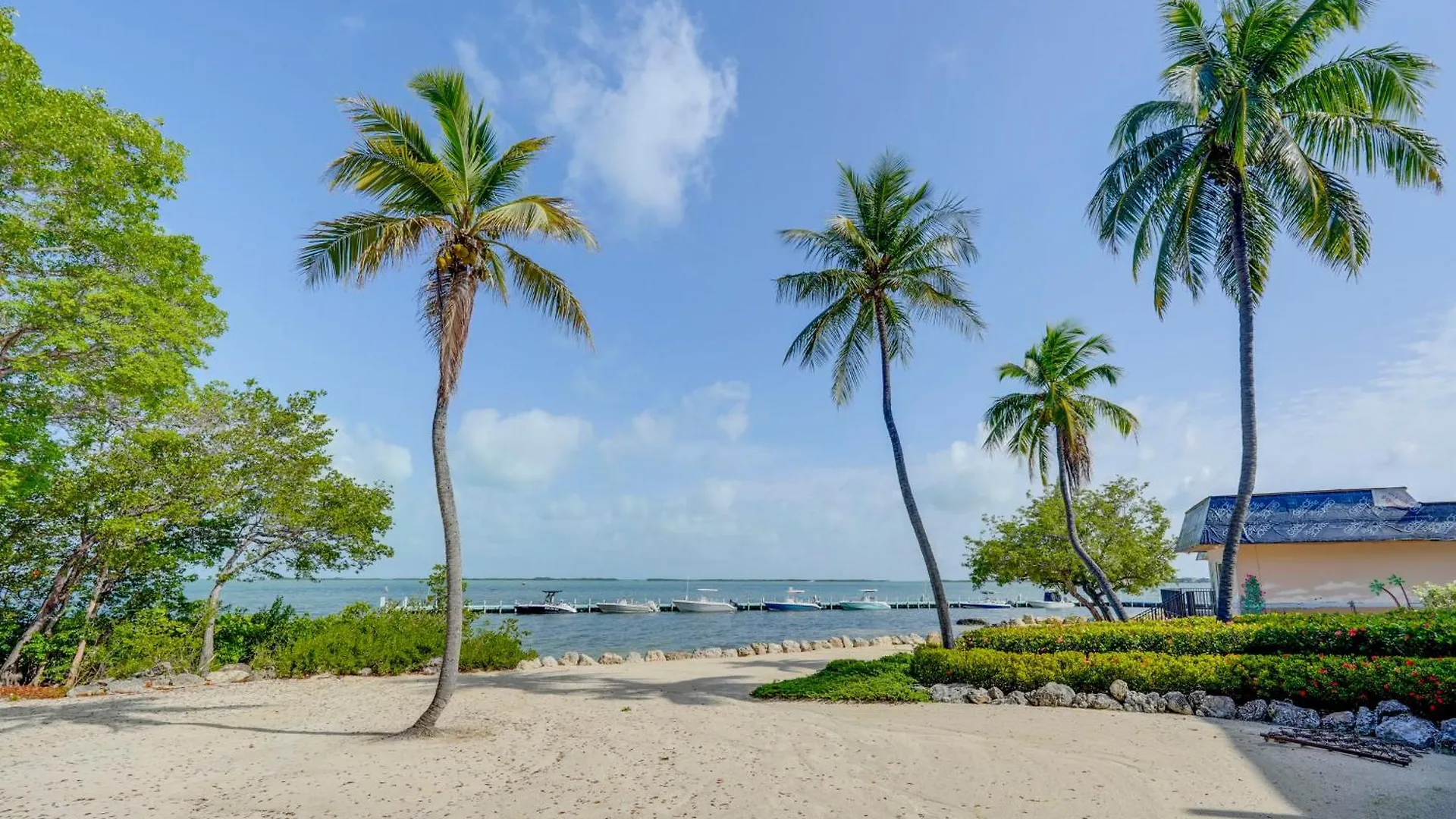 Apartment Getaway With Bay Views And Pool Access!