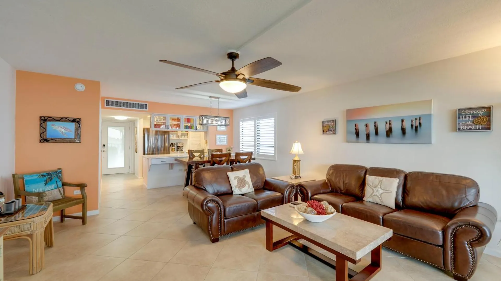 Apartment Getaway With Bay Views And Pool Access! *